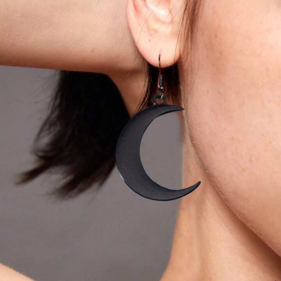 Gothic Style Retro Black Moon & Big Moon Shaped Earrings - Picture 1 of 2
